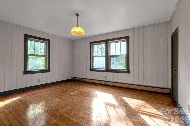 257 Pine Street, Black Mountain, NC 28711