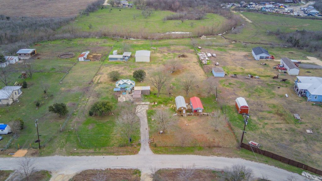811 Dickerson RD, Kyle, TX 78640