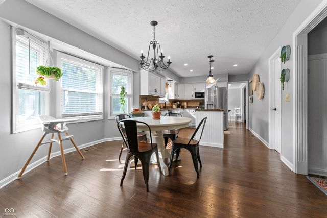 1224 S Vera Drive, New Palestine, IN 46163