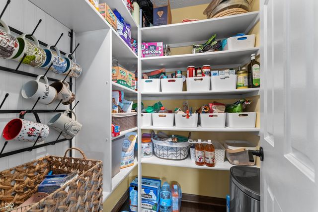 1224 S Vera Drive, New Palestine, IN 46163