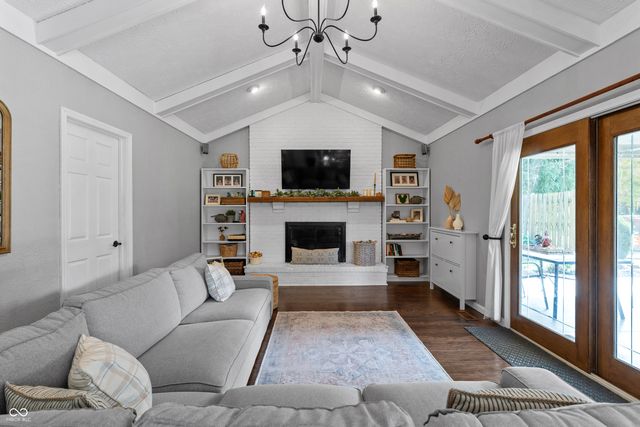 1224 S Vera Drive, New Palestine, IN 46163