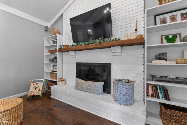 1224 S Vera Drive, New Palestine, IN 46163