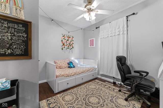 1224 S Vera Drive, New Palestine, IN 46163