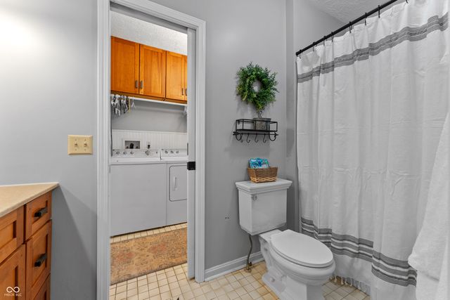 1224 S Vera Drive, New Palestine, IN 46163