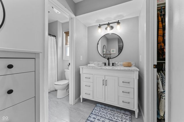 1224 S Vera Drive, New Palestine, IN 46163