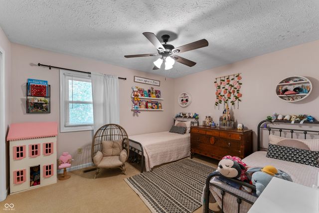 1224 S Vera Drive, New Palestine, IN 46163