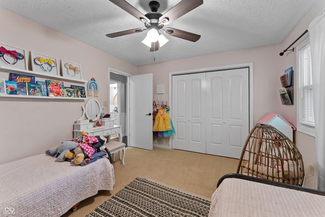 1224 S Vera Drive, New Palestine, IN 46163