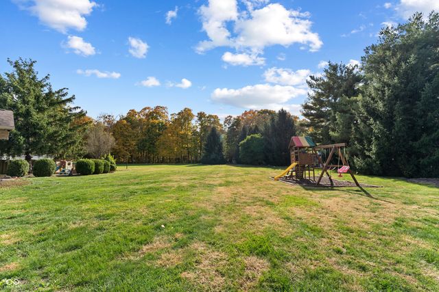 1224 S Vera Drive, New Palestine, IN 46163