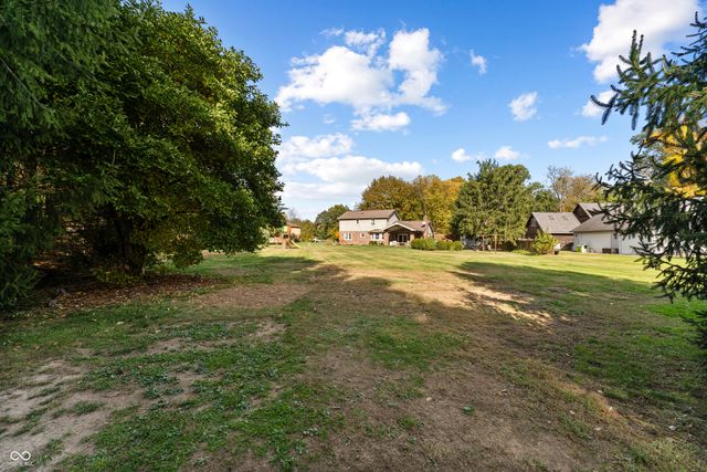 1224 S Vera Drive, New Palestine, IN 46163