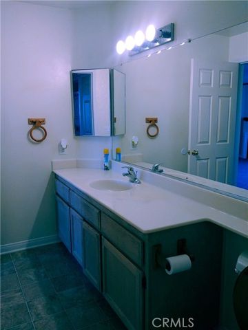 11410 Brookshire 316, Downey, CA 90241