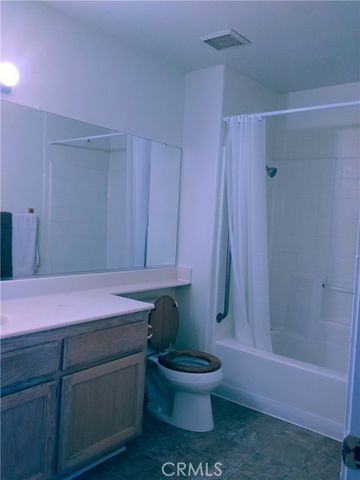 11410 Brookshire 316, Downey, CA 90241