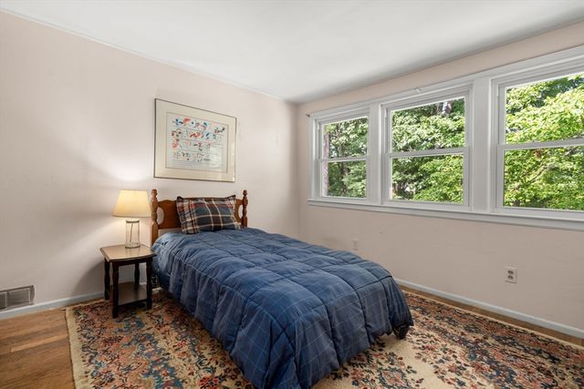24 Vernon Road, Natick, MA 01760