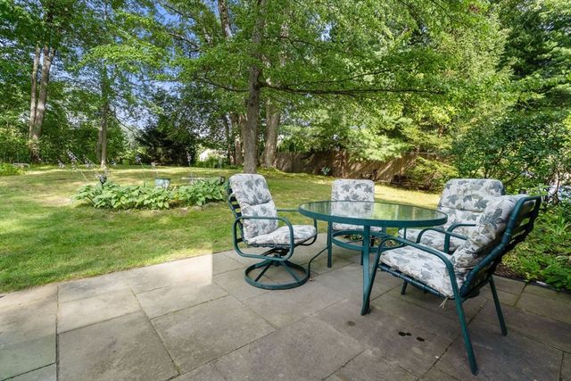 24 Vernon Road, Natick, MA 01760