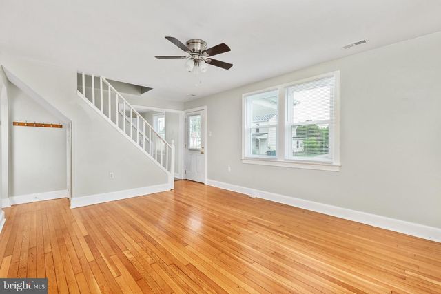528 E QUEEN ST, Strasburg, VA 22657