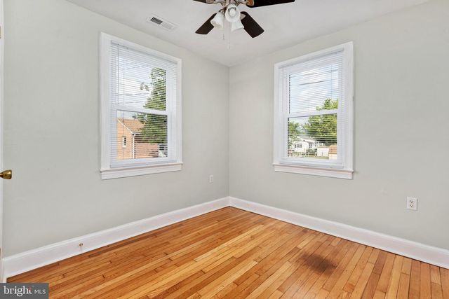 528 E QUEEN ST, Strasburg, VA 22657