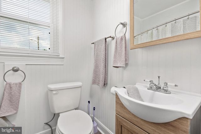 528 E QUEEN ST, Strasburg, VA 22657