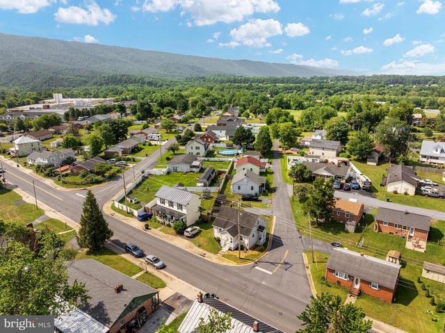 528 E QUEEN ST, Strasburg, VA 22657