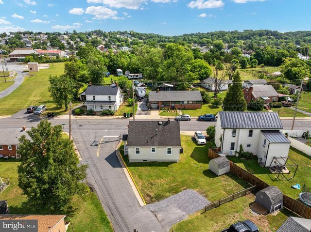 528 E QUEEN ST, Strasburg, VA 22657