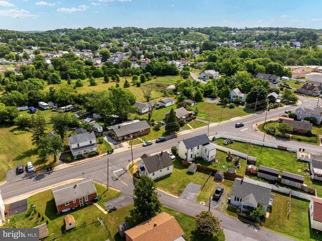 528 E QUEEN ST, Strasburg, VA 22657