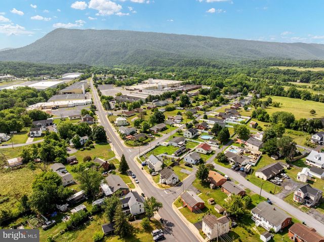 528 E QUEEN ST, Strasburg, VA 22657