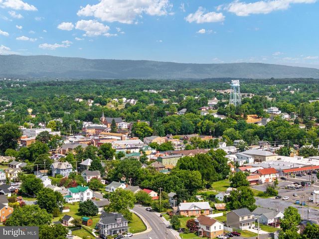528 E QUEEN ST, Strasburg, VA 22657