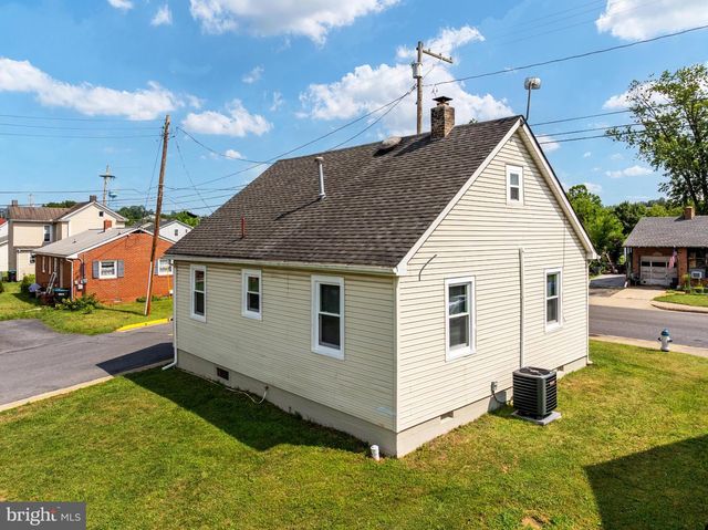 528 E QUEEN ST, Strasburg, VA 22657