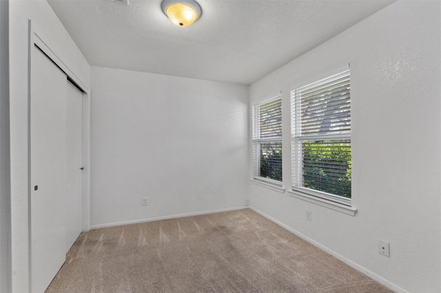 212 Rockcrest DR, Georgetown, TX 78628