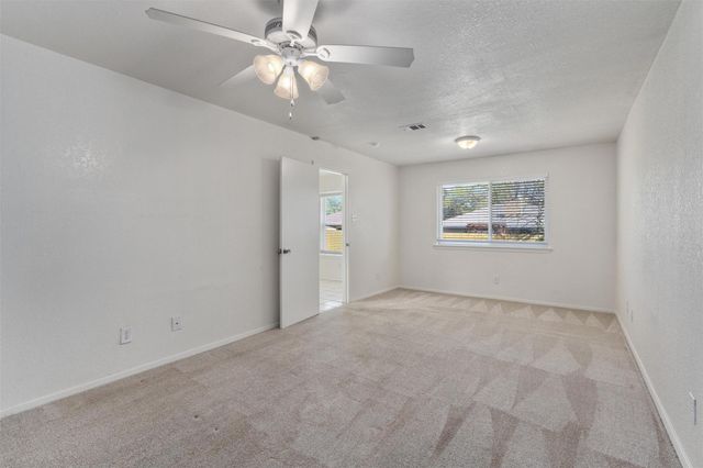 212 Rockcrest DR, Georgetown, TX 78628