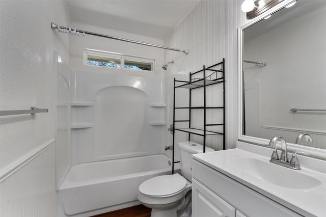 212 Rockcrest DR, Georgetown, TX 78628