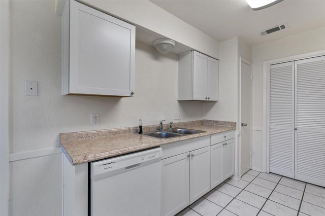 212 Rockcrest DR, Georgetown, TX 78628