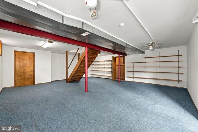 8 COUNTRY HILLS DR, Newark, DE 19711