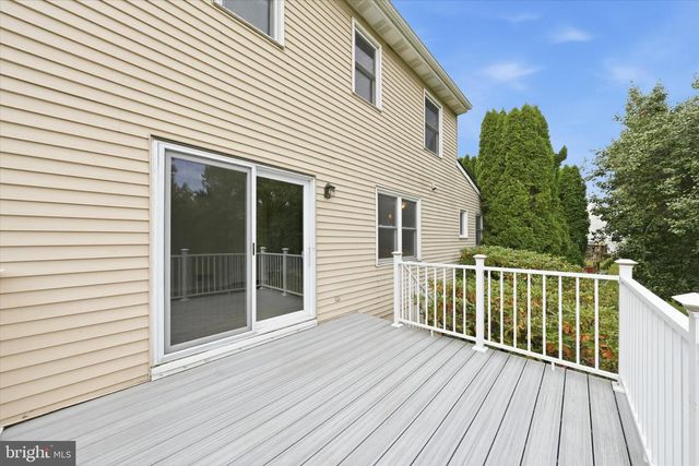 8 COUNTRY HILLS DR, Newark, DE 19711