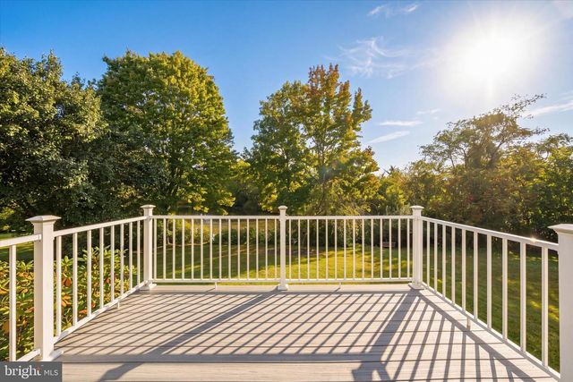 8 COUNTRY HILLS DR, Newark, DE 19711