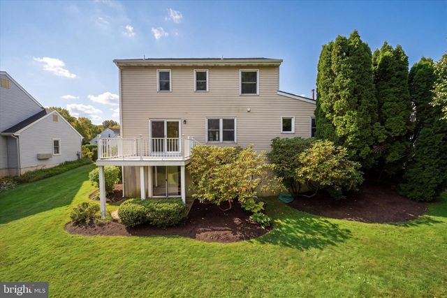 8 COUNTRY HILLS DR, Newark, DE 19711