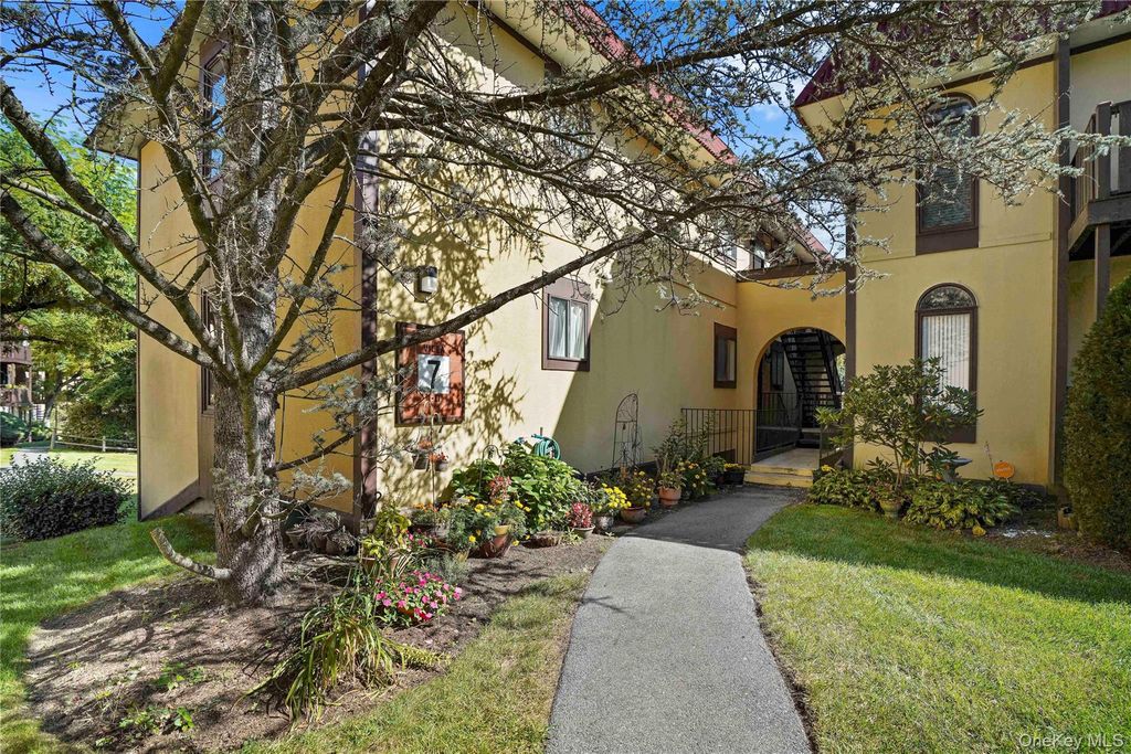 7 Granada Crescent 2, White Plains, NY 10603 — exterior