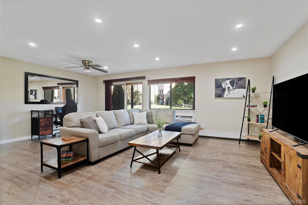 7 Granada Crescent 2, White Plains, NY 10603 — photo 2