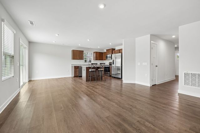 616 Streamview Dr, White House, TN 37188