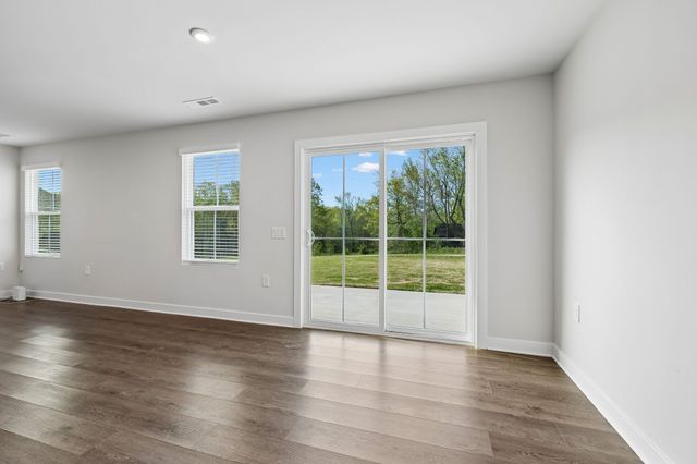 616 Streamview Dr, White House, TN 37188