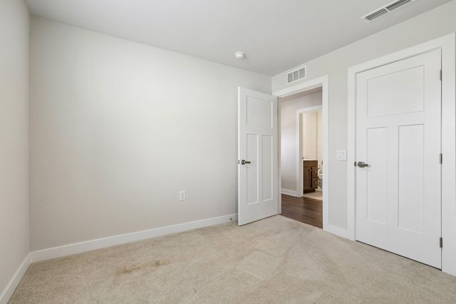 616 Streamview Dr, White House, TN 37188