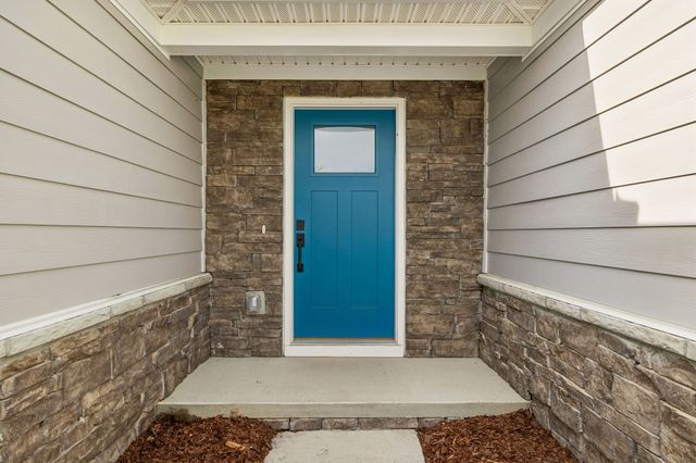 616 Streamview Dr, White House, TN 37188