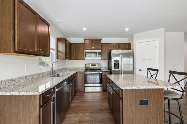 616 Streamview Dr, White House, TN 37188