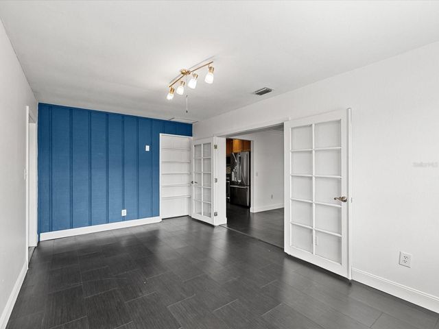 2113 W PERIO STREET, Tampa, FL 33612