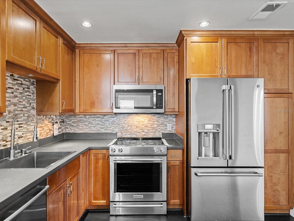 Image 11 of property listing at 2113 W PERIO STREET, Tampa, FL 33612