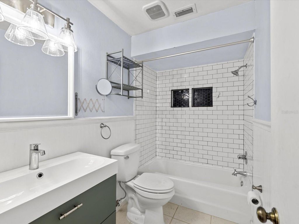 Image 15 of property listing at 2113 W PERIO STREET, Tampa, FL 33612