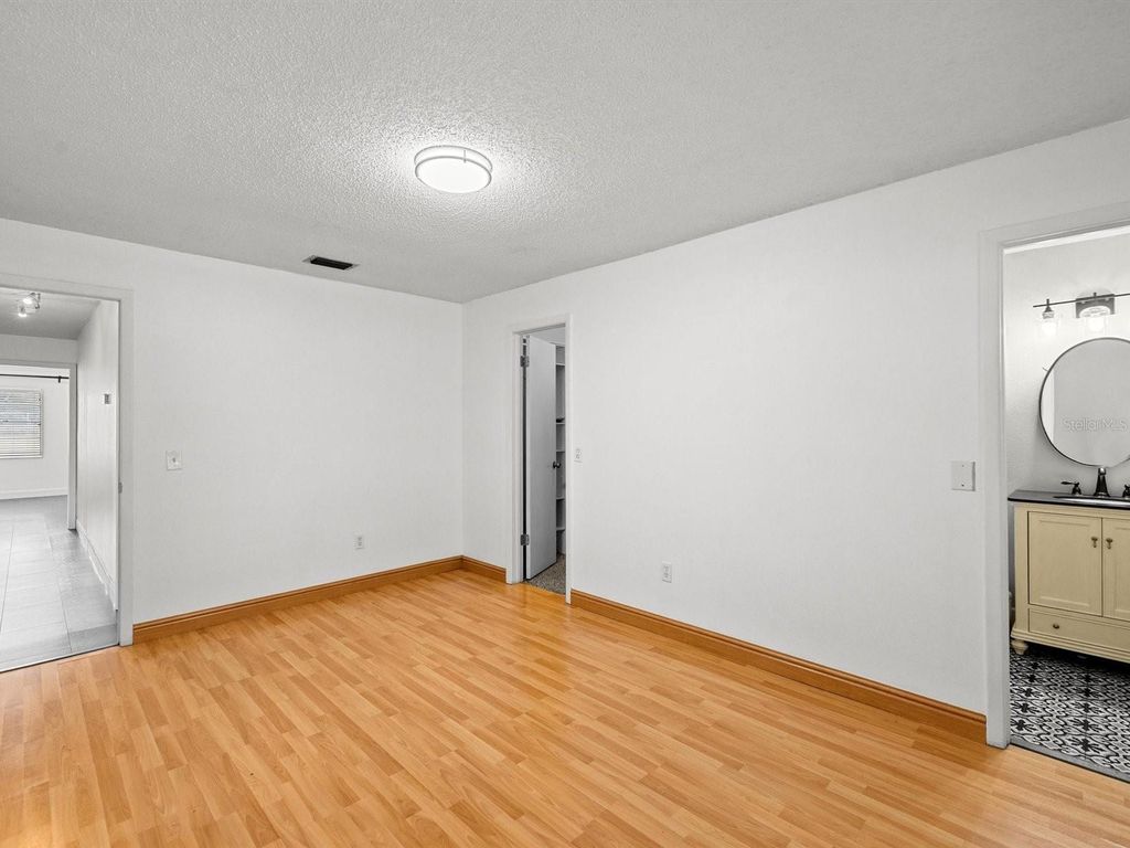 Image 20 of property listing at 2113 W PERIO STREET, Tampa, FL 33612