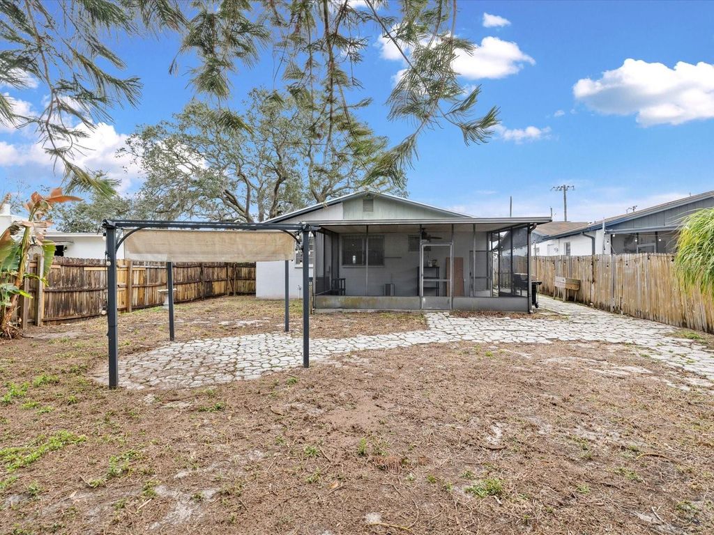 Image 24 of property listing at 2113 W PERIO STREET, Tampa, FL 33612