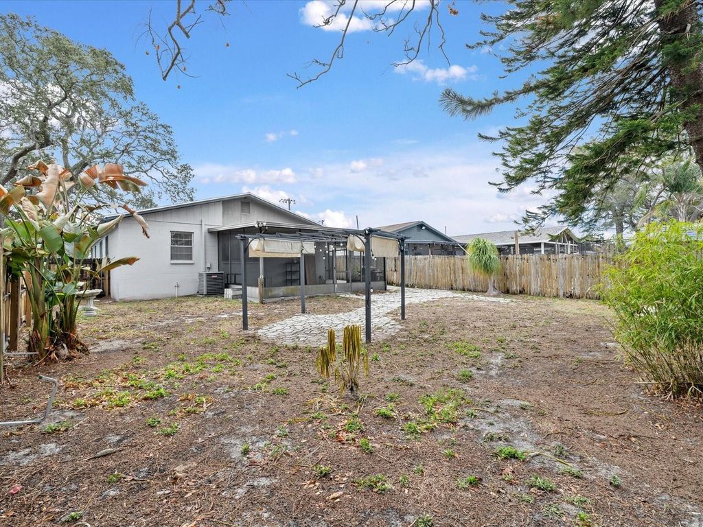 Image 25 of property listing at 2113 W PERIO STREET, Tampa, FL 33612