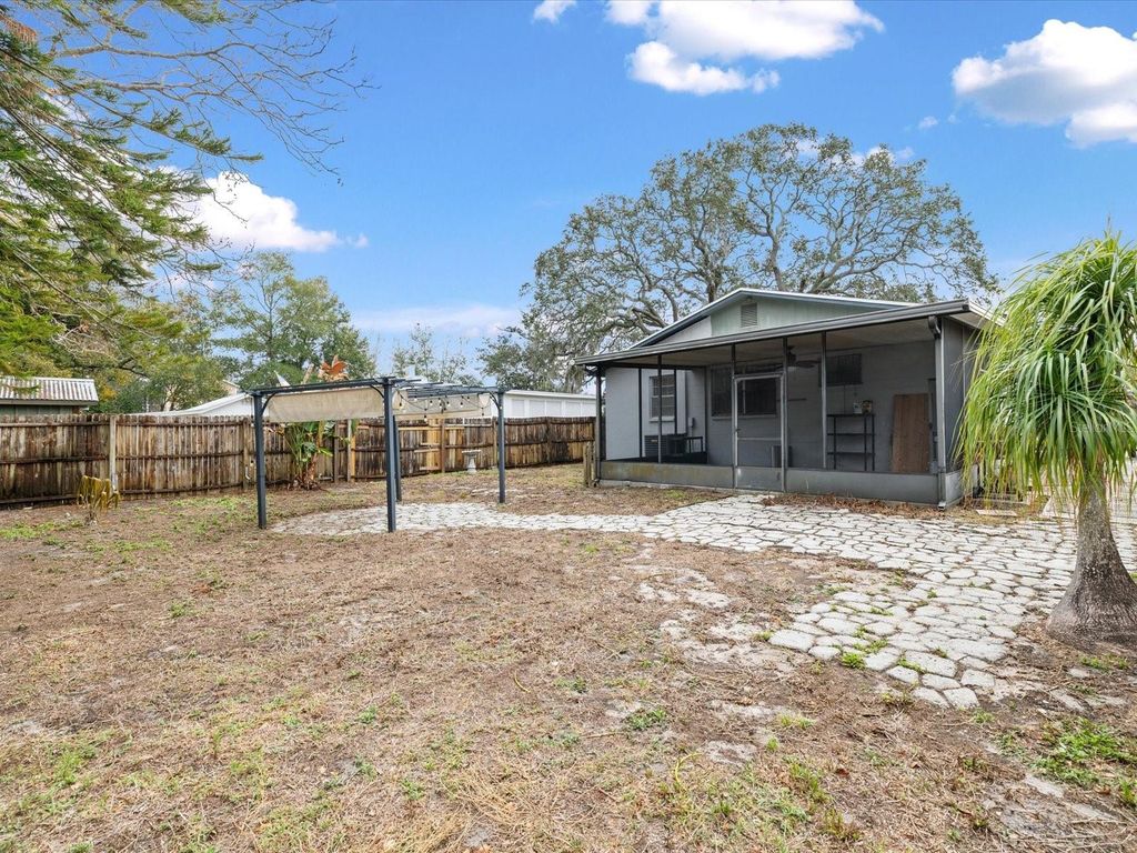 Image 26 of property listing at 2113 W PERIO STREET, Tampa, FL 33612