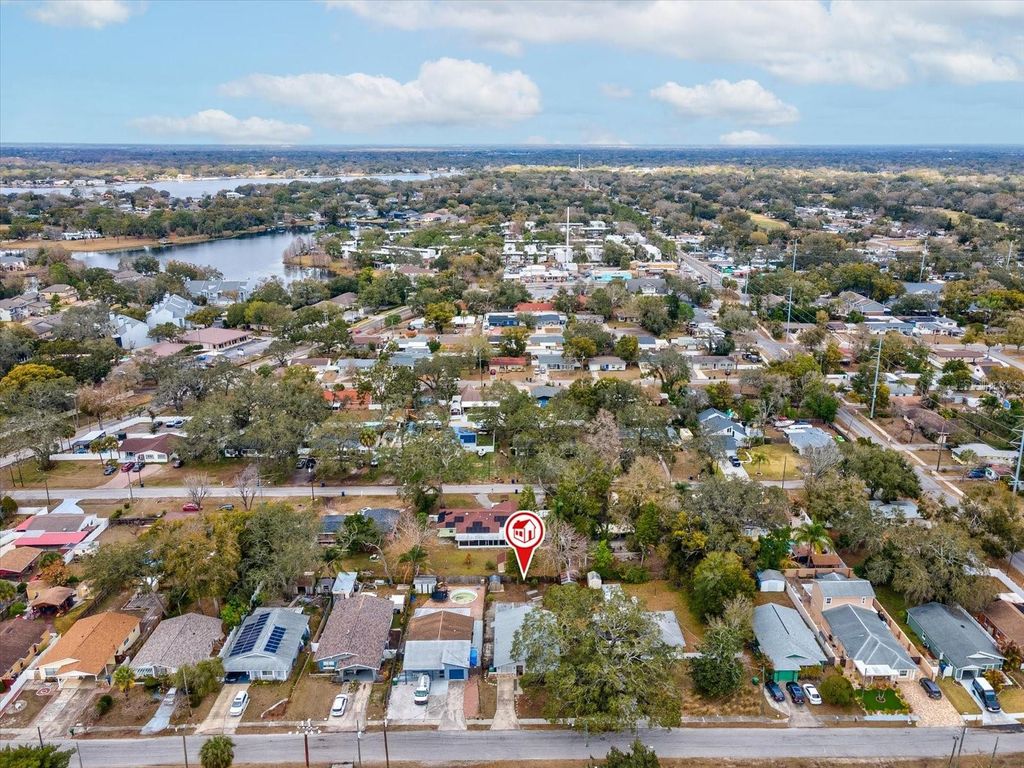 Image 31 of property listing at 2113 W PERIO STREET, Tampa, FL 33612