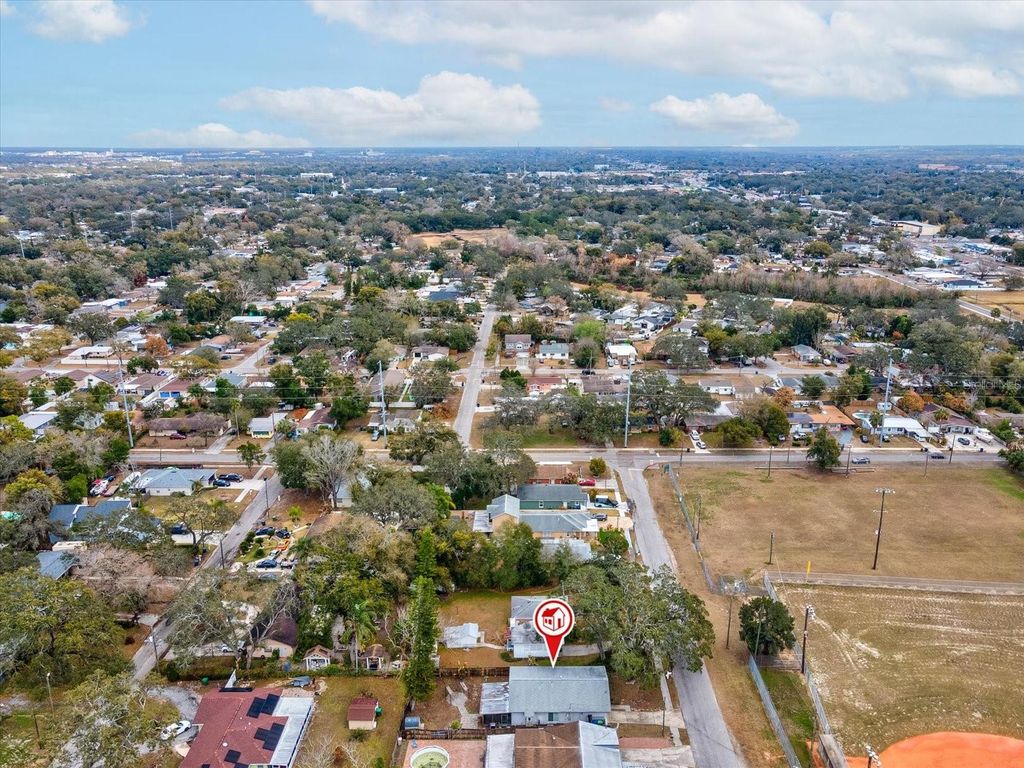 Image 32 of property listing at 2113 W PERIO STREET, Tampa, FL 33612